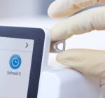 Złącze USB w autoklawie Melag Vacuclave 123 do archiwizacji danych sterylizacji